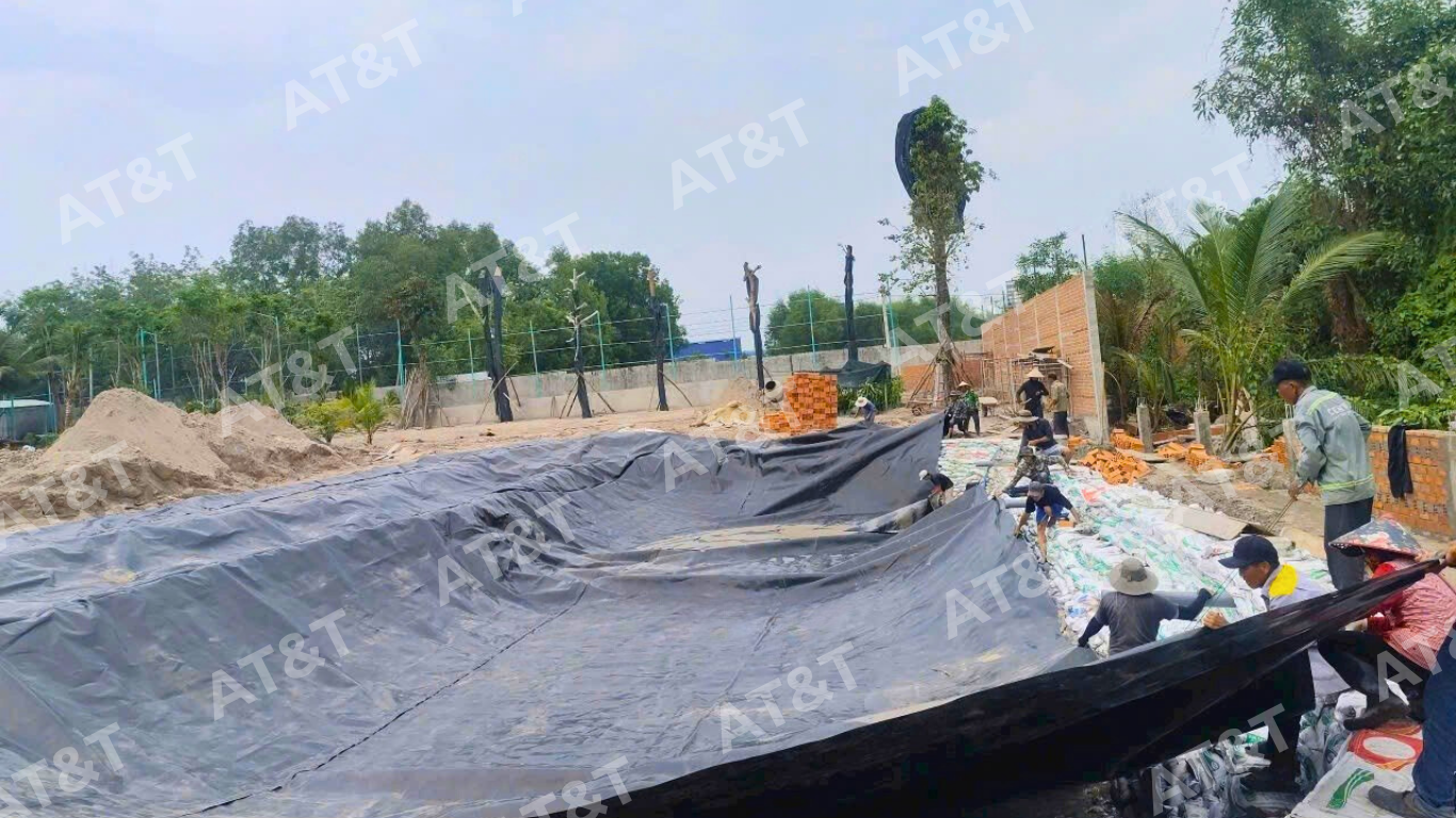 Trải màng chống thấm HDPE