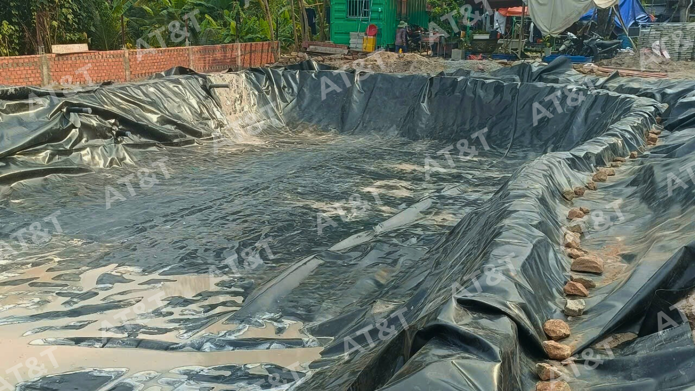Hàn màng chống thấm HDPE bằng máy hàn chuyên dụng