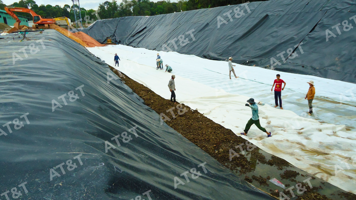 Ứng dụng màng HDPE trong lót đáy bãi rác