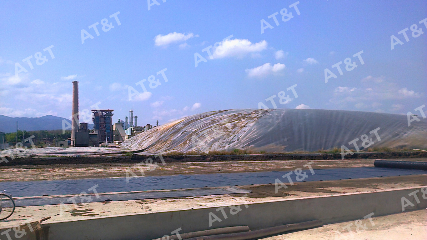 Hầm biogas tại nhà máy Cồn Tùng Lâm (Đồng Nai)