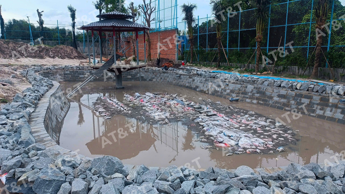 Bạt HDPE được thi công cho hồ cảnh quan