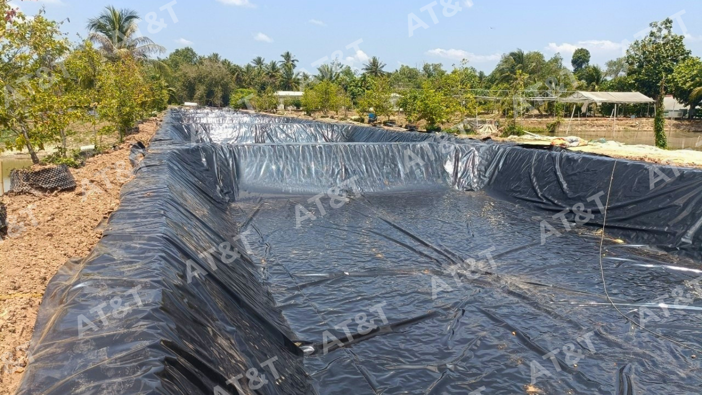 Trải màng chống thấm HDPE