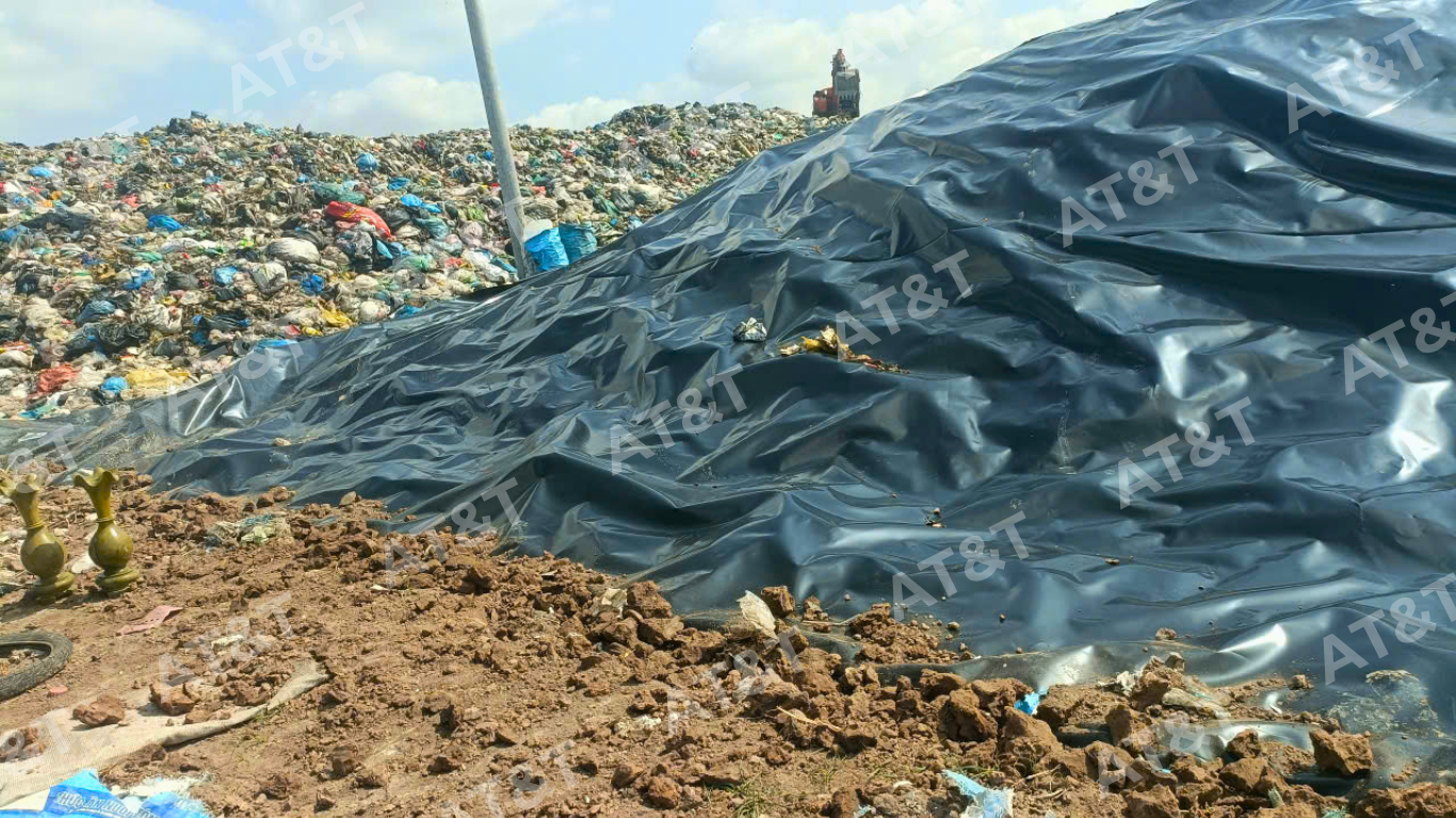 Phủ màng HDPE tại bãi rác An Hiệp