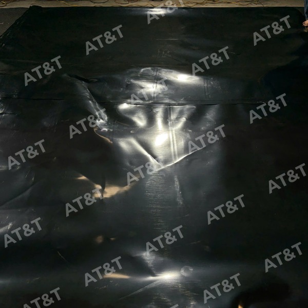 Màng HDPE có độ bền và tuổi thọ vượt trội so với nhiều vật liệu chống thấm truyền thống.