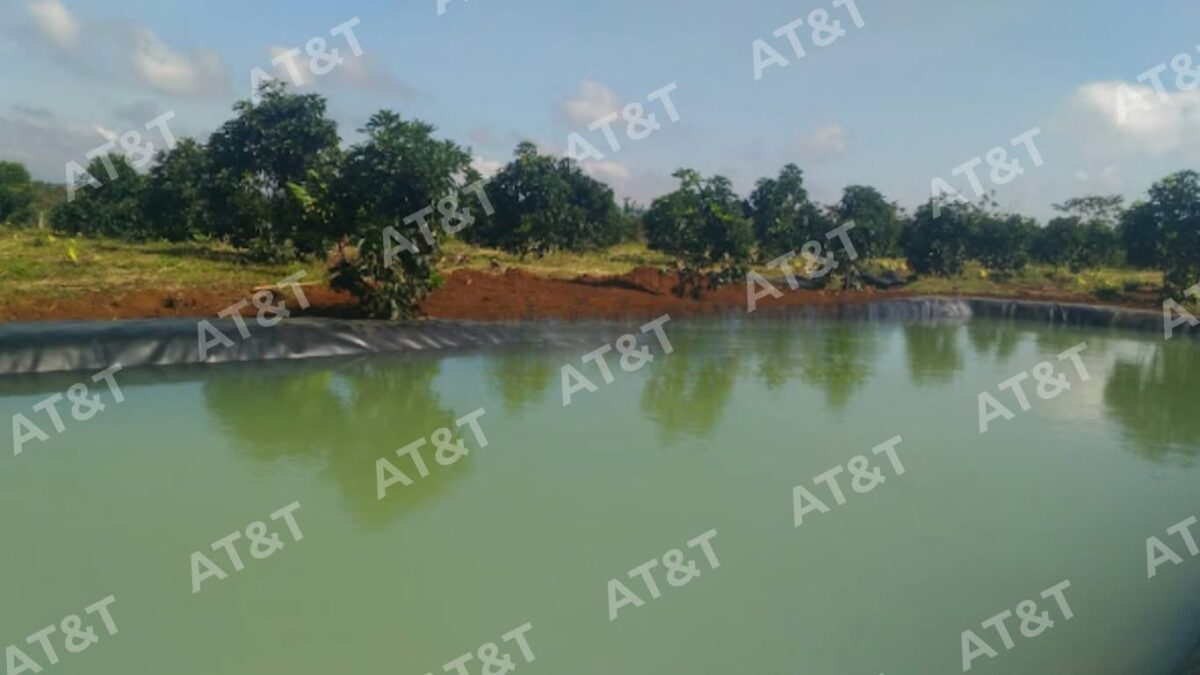 Hồ chứa nước lót màng HDPE giúp hạn chế thất thoát nước và đảm bảo nguồn nước ổn định trong mùa khô.