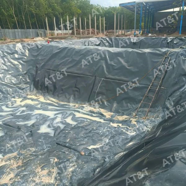 Hình 2: Màng HDPE có khả năng sử dụng trong các công trình ngoài trời, nơi vật liệu thường xuyên chịu tác động của thời tiết.