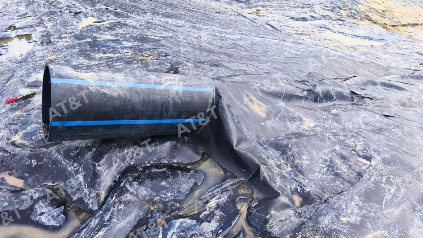 Chi tiết thi công cổ ống xuyên màng HDPE tại dự án xử lý nước thải